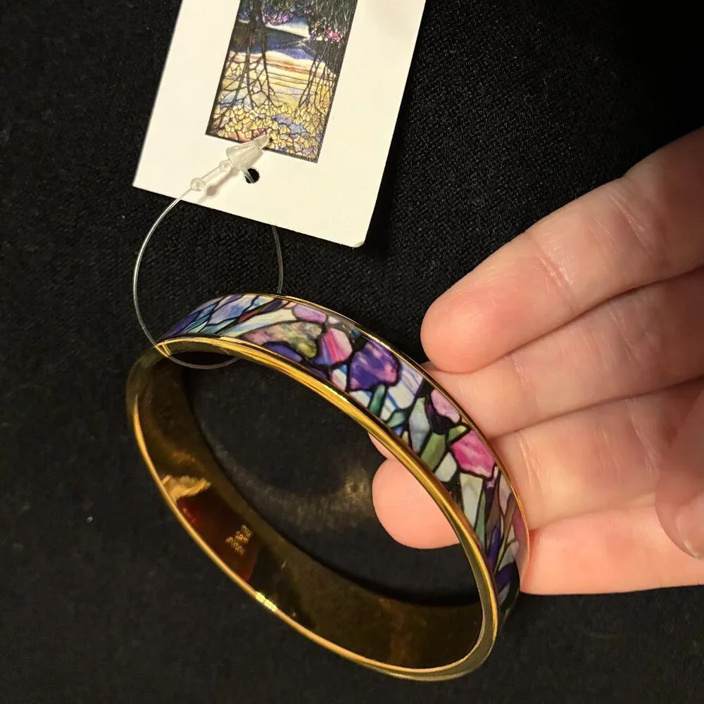 Magnolia & Irises MET Museum enamel bangle 18k gold plate - Picture 3 of 5